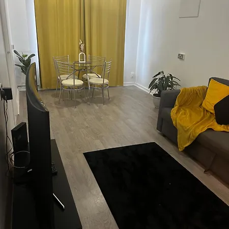 Stylish Apartment Near Excel London- Sleeps 4!